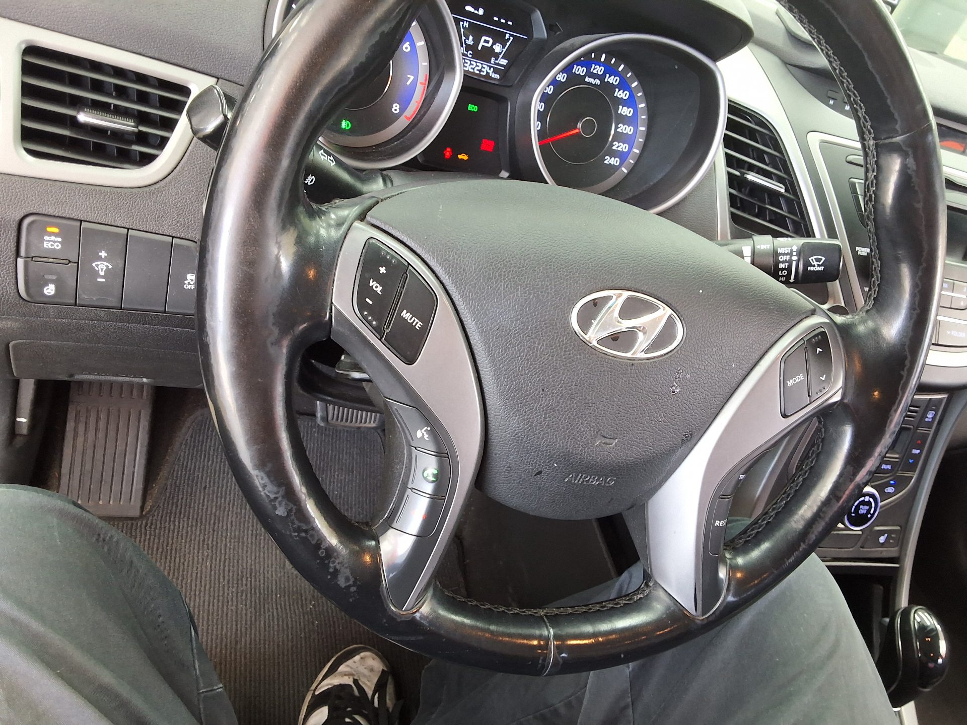 2015 - hyundai avante