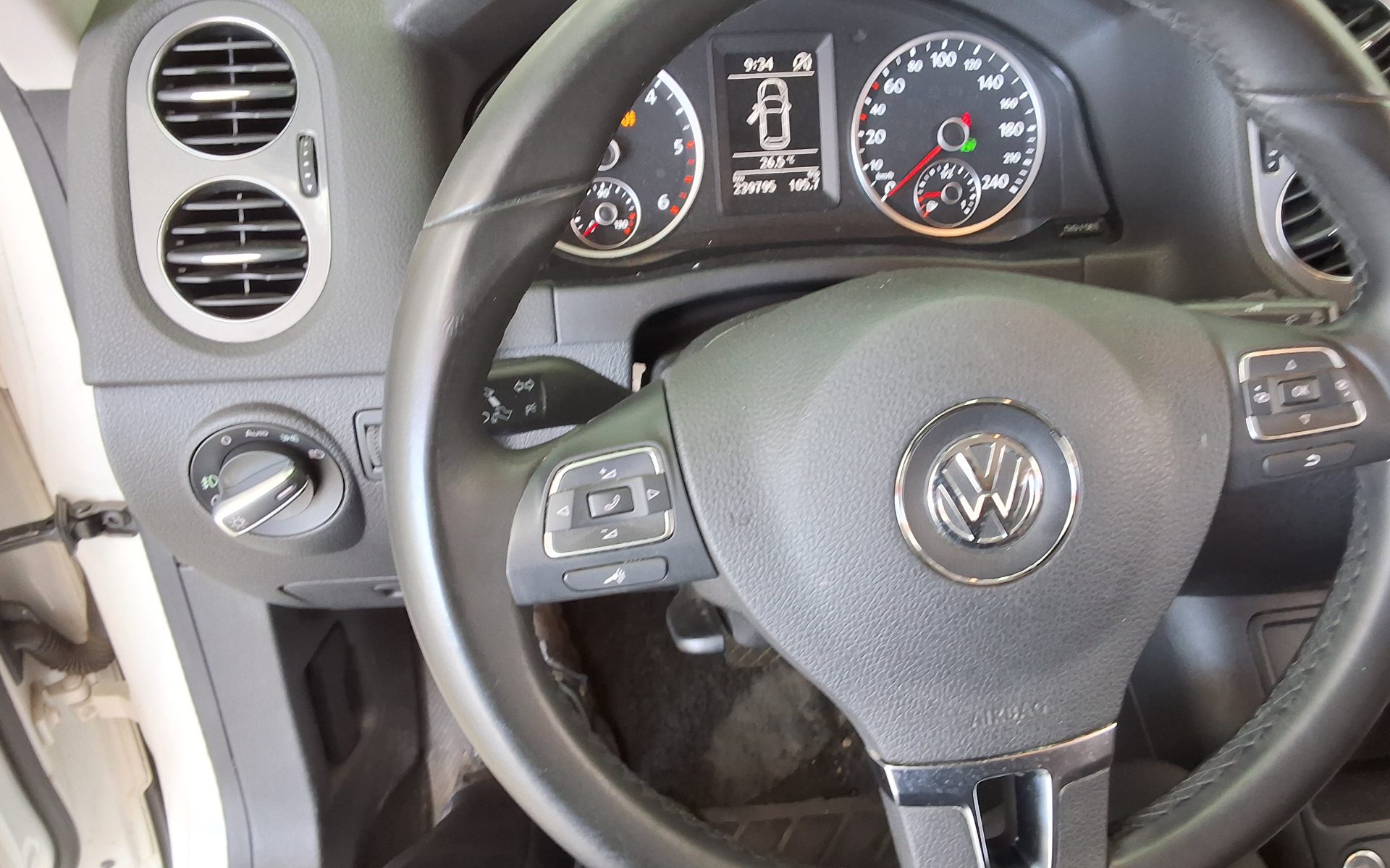 2014 - volkswagen tiguan