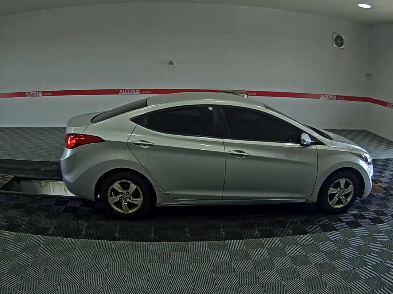 2012 - hyundai avante
