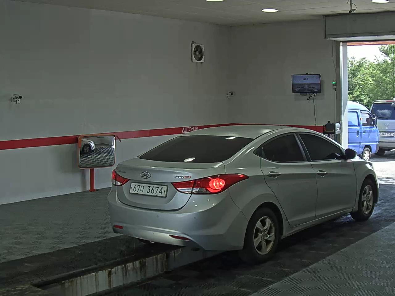 2012 - hyundai avante