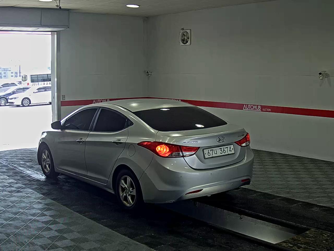 2012 - hyundai avante