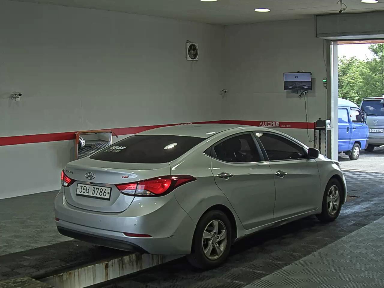 2015 - hyundai avante