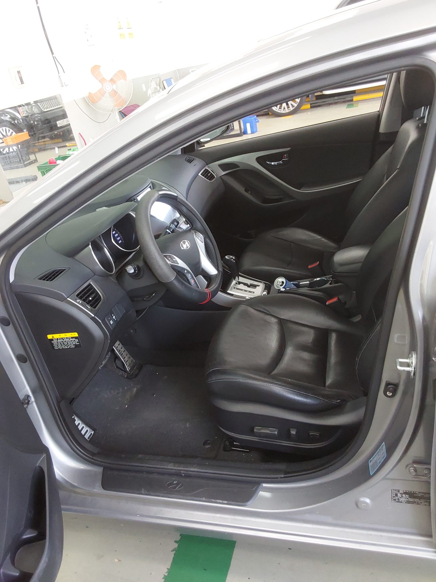 2012 - hyundai avante