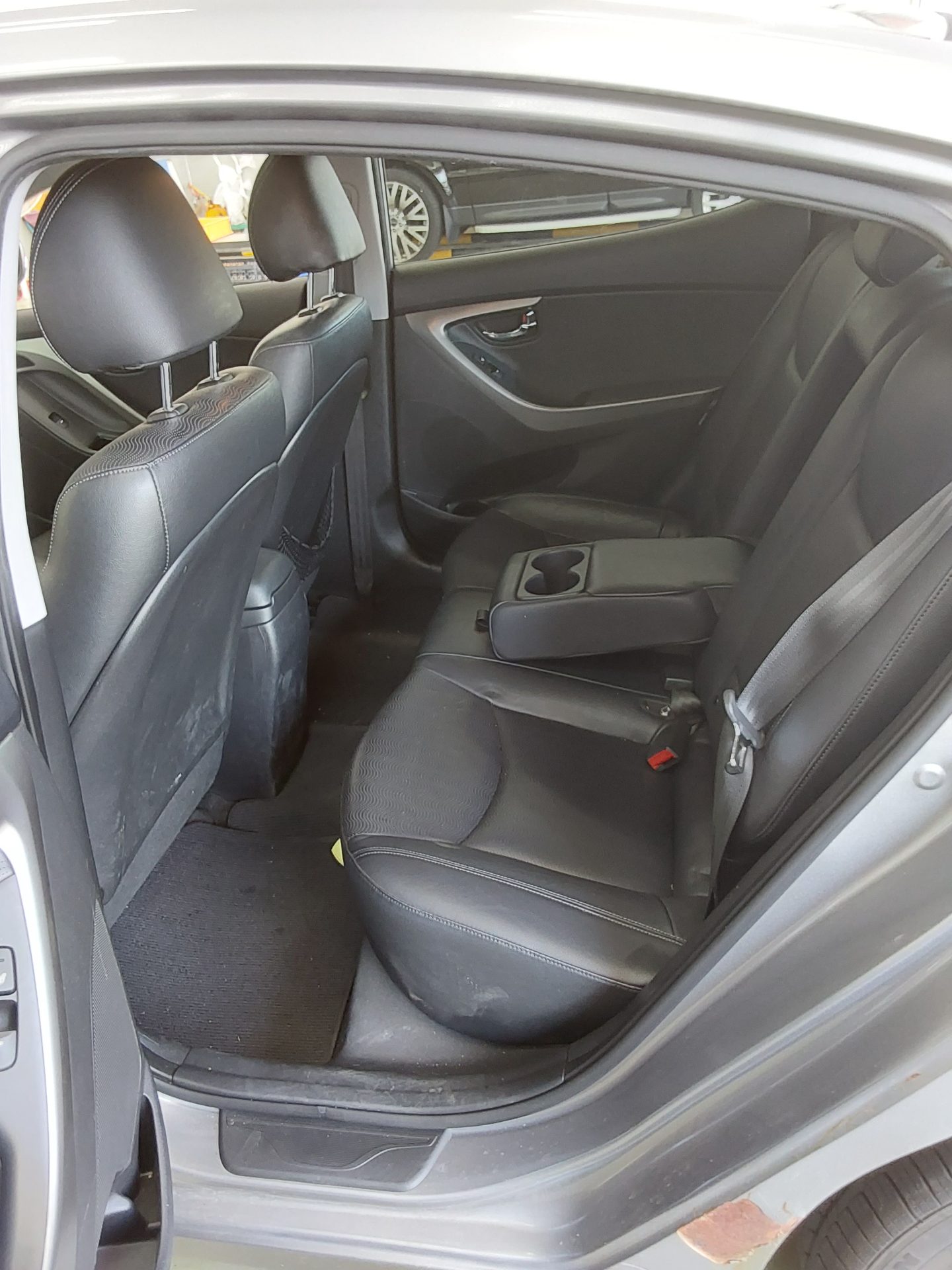 2012 - hyundai avante