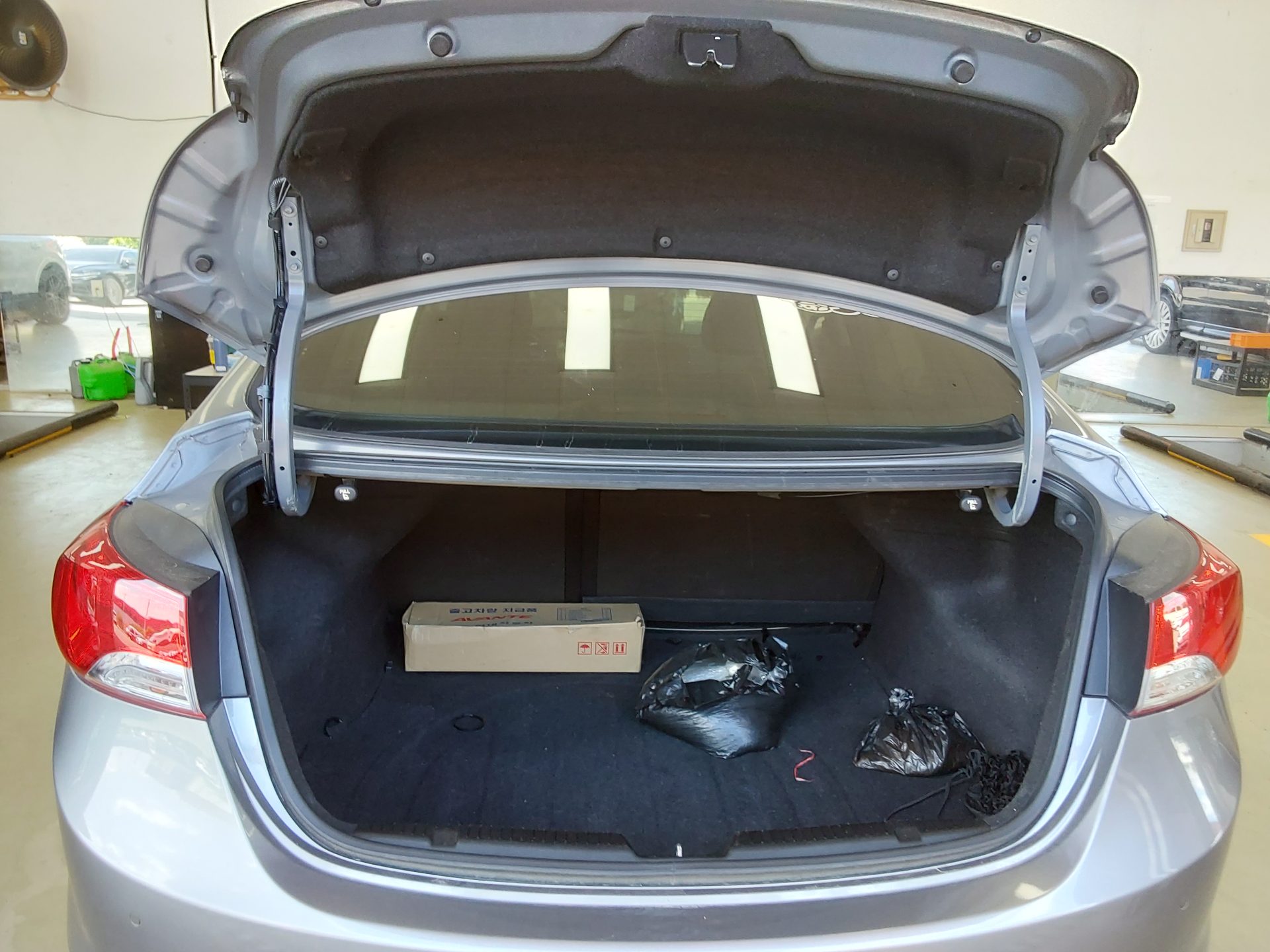 2012 - hyundai avante