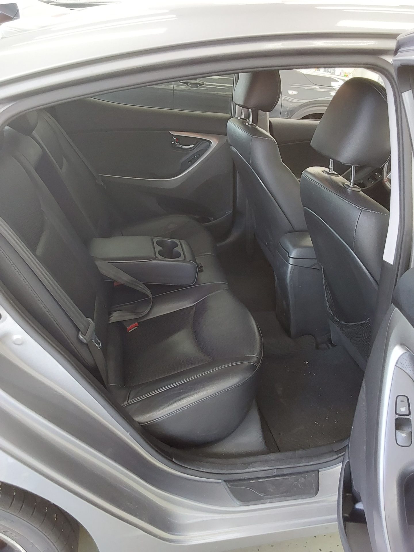 2012 - hyundai avante