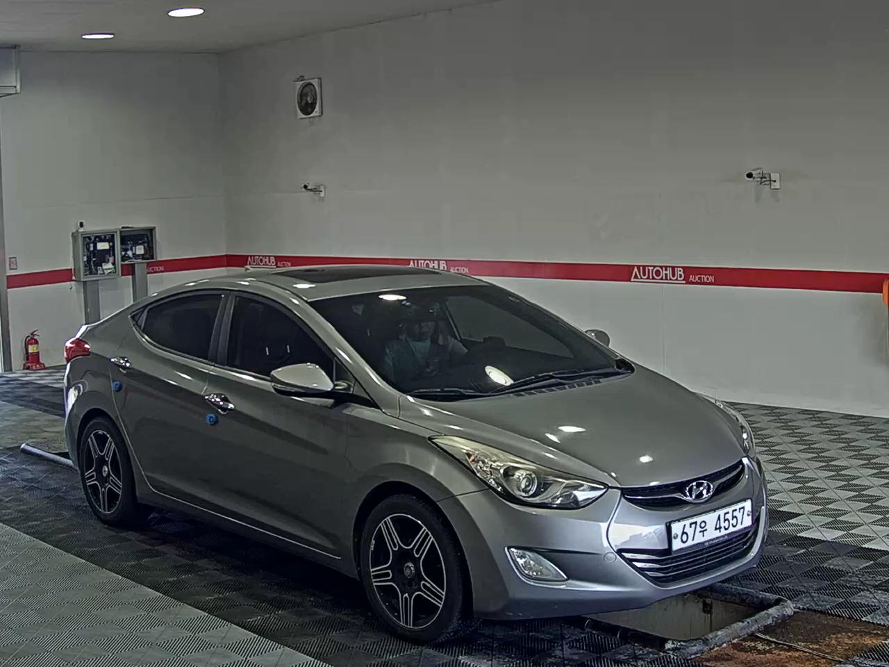 2012 - hyundai avante