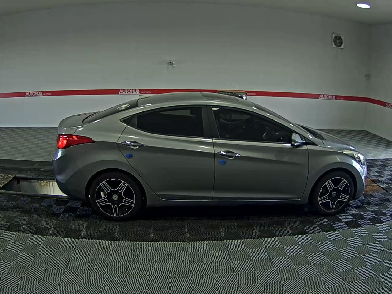 2012 - hyundai avante