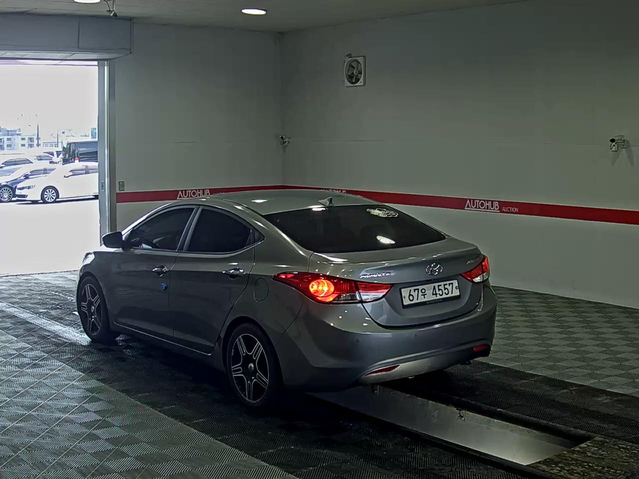 2012 - hyundai avante