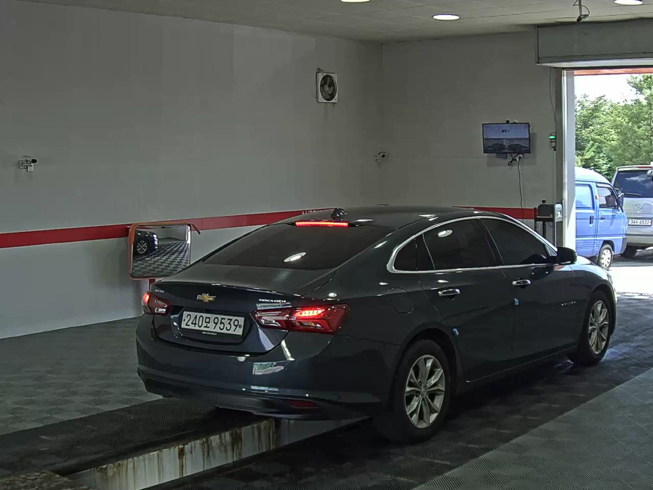 2020 - chevrolet malibu