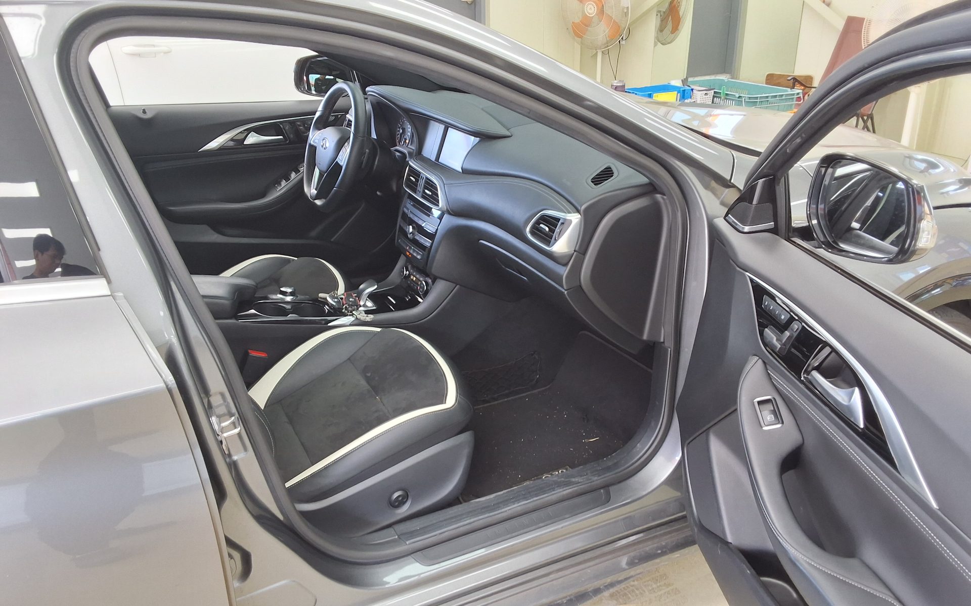2019 - infiniti q30