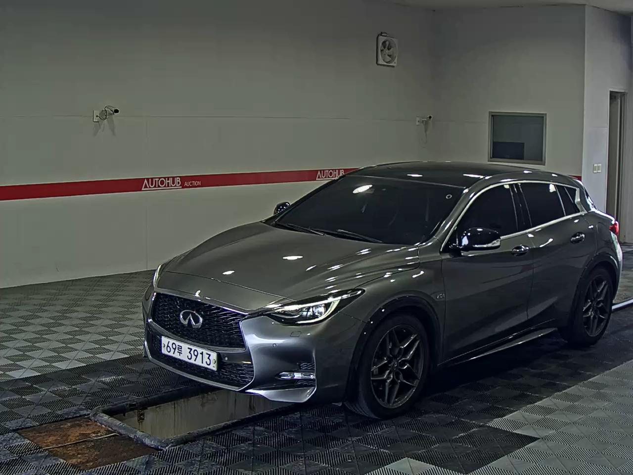2019 - infiniti q30