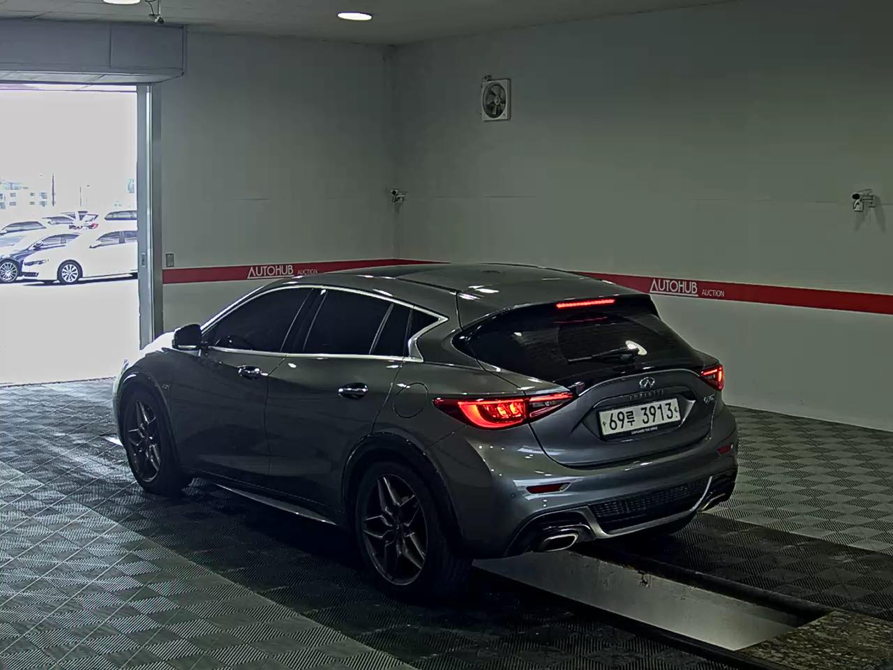 2019 - infiniti q30
