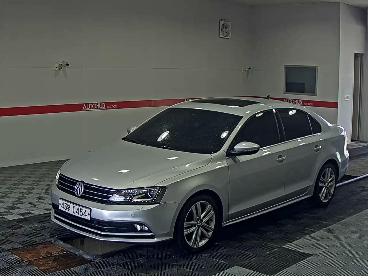 VOLKSWAGEN JETTA (6TH GEN) TDI BLUEMOTION