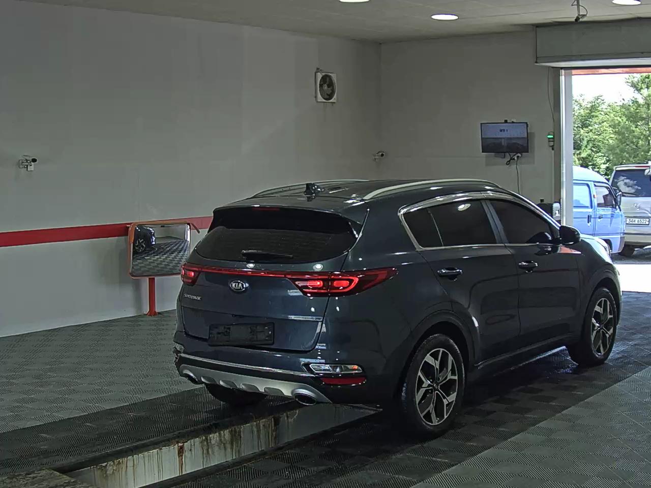2022 - kia sportage