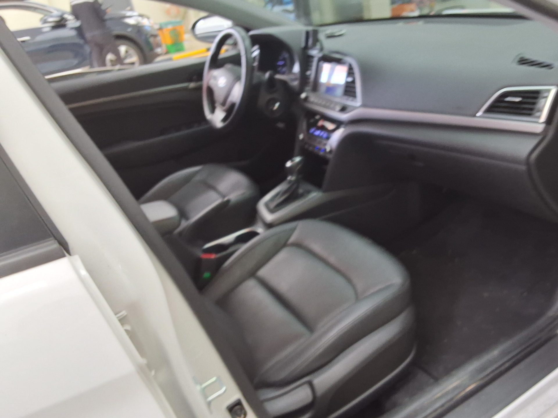2016 - hyundai avante