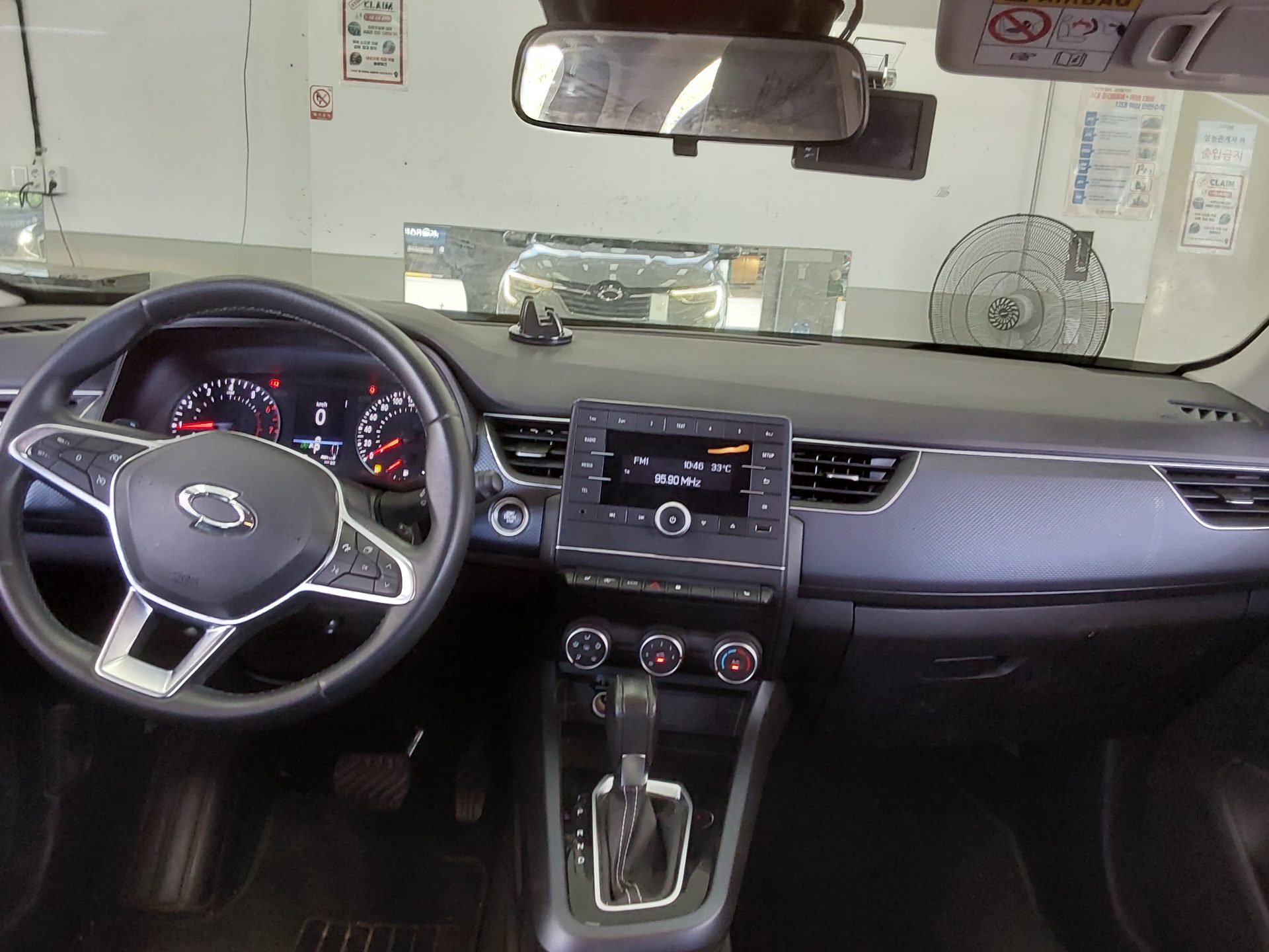 2021 - renault xm3
