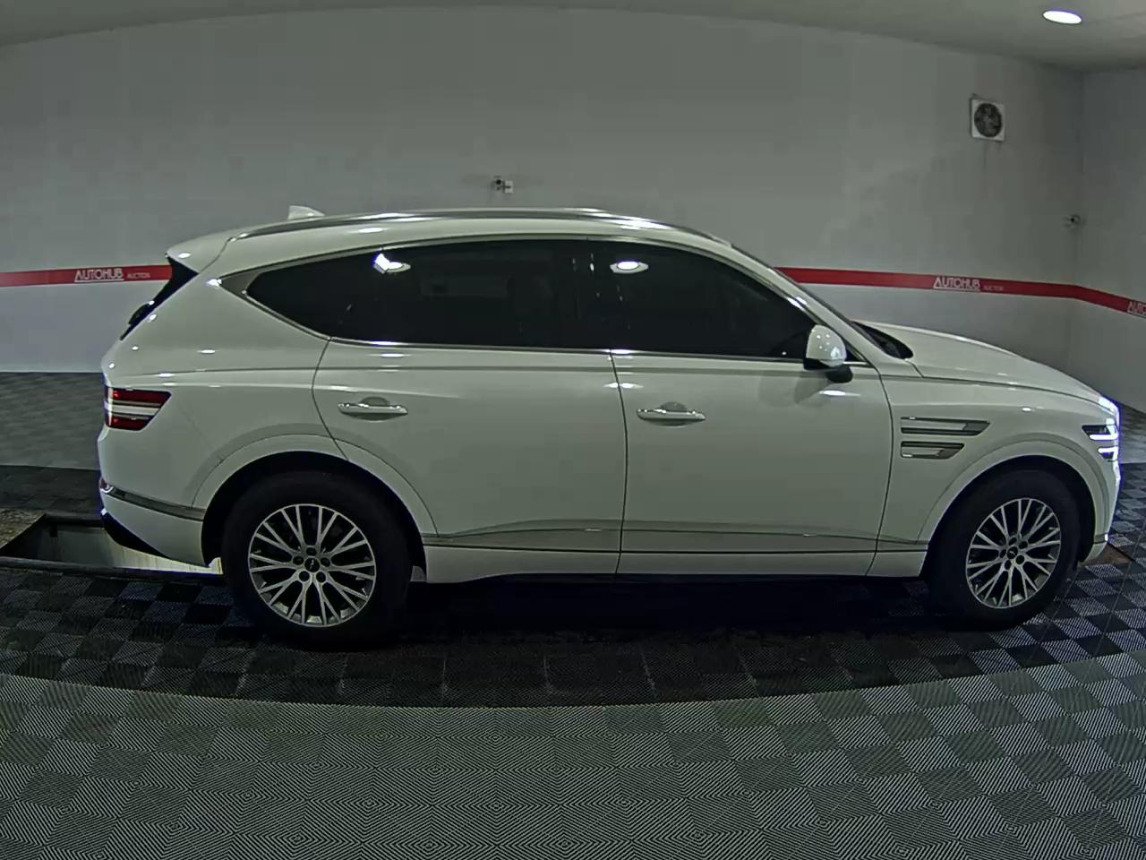 2022 - genesis gv80