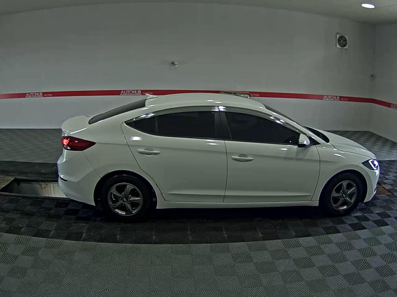 2016 - hyundai avante