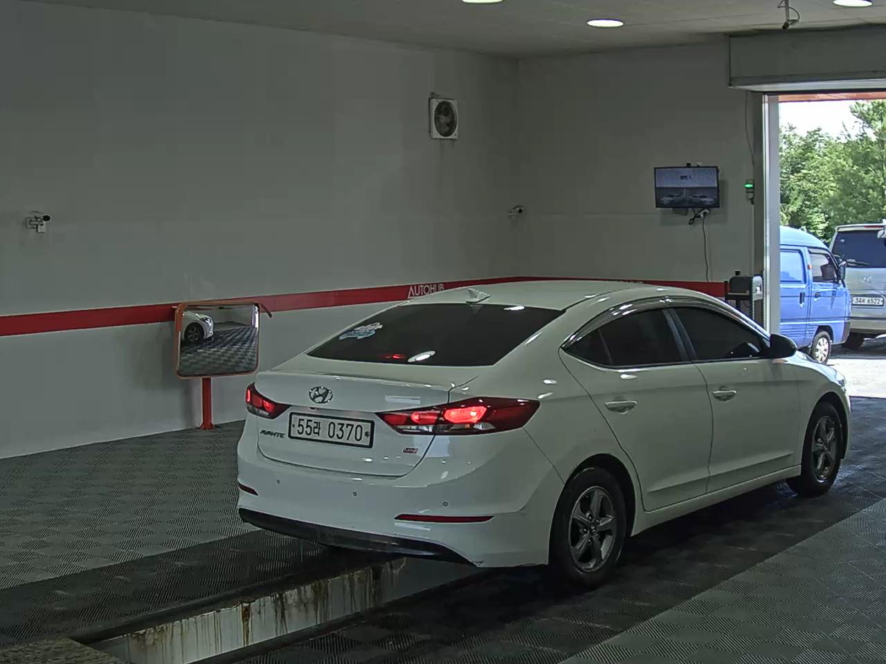 2016 - hyundai avante