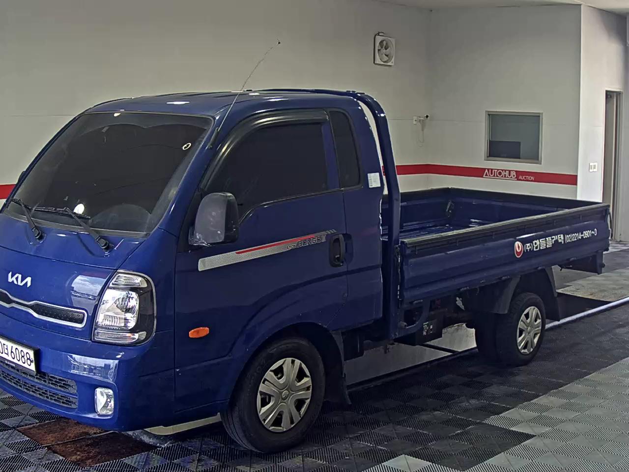 KIA BONGO III CARGO 1 TON KING CAB EXTRA WHEEBASE ITE