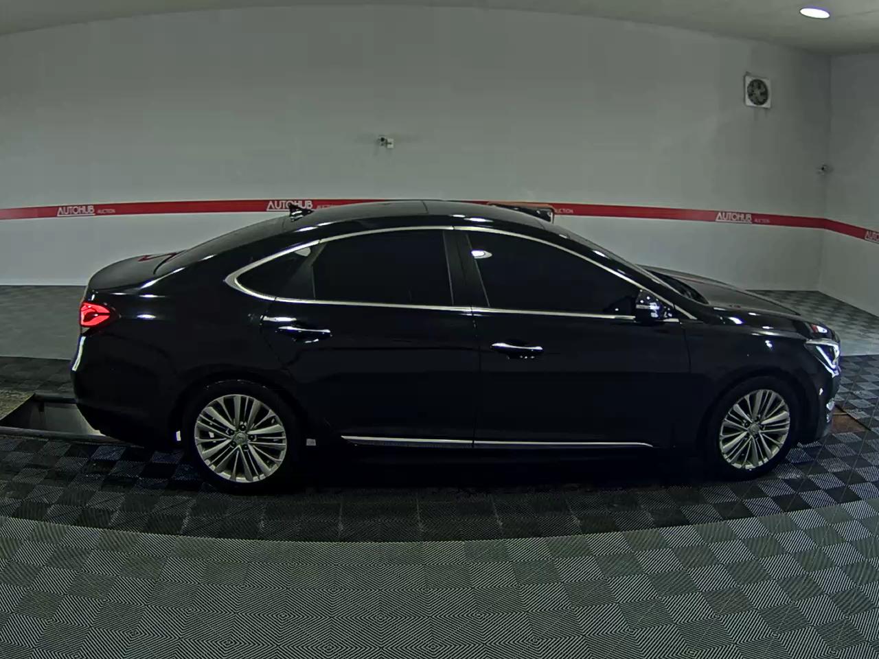 2016 - hyundai aslan