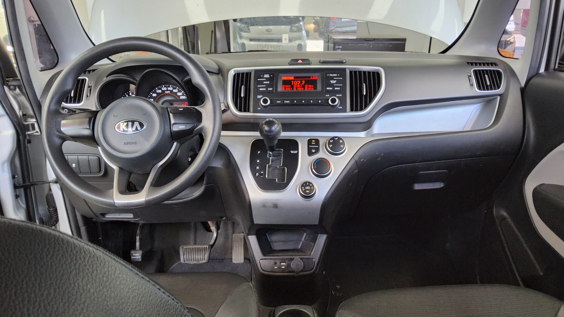 2019 - kia ray