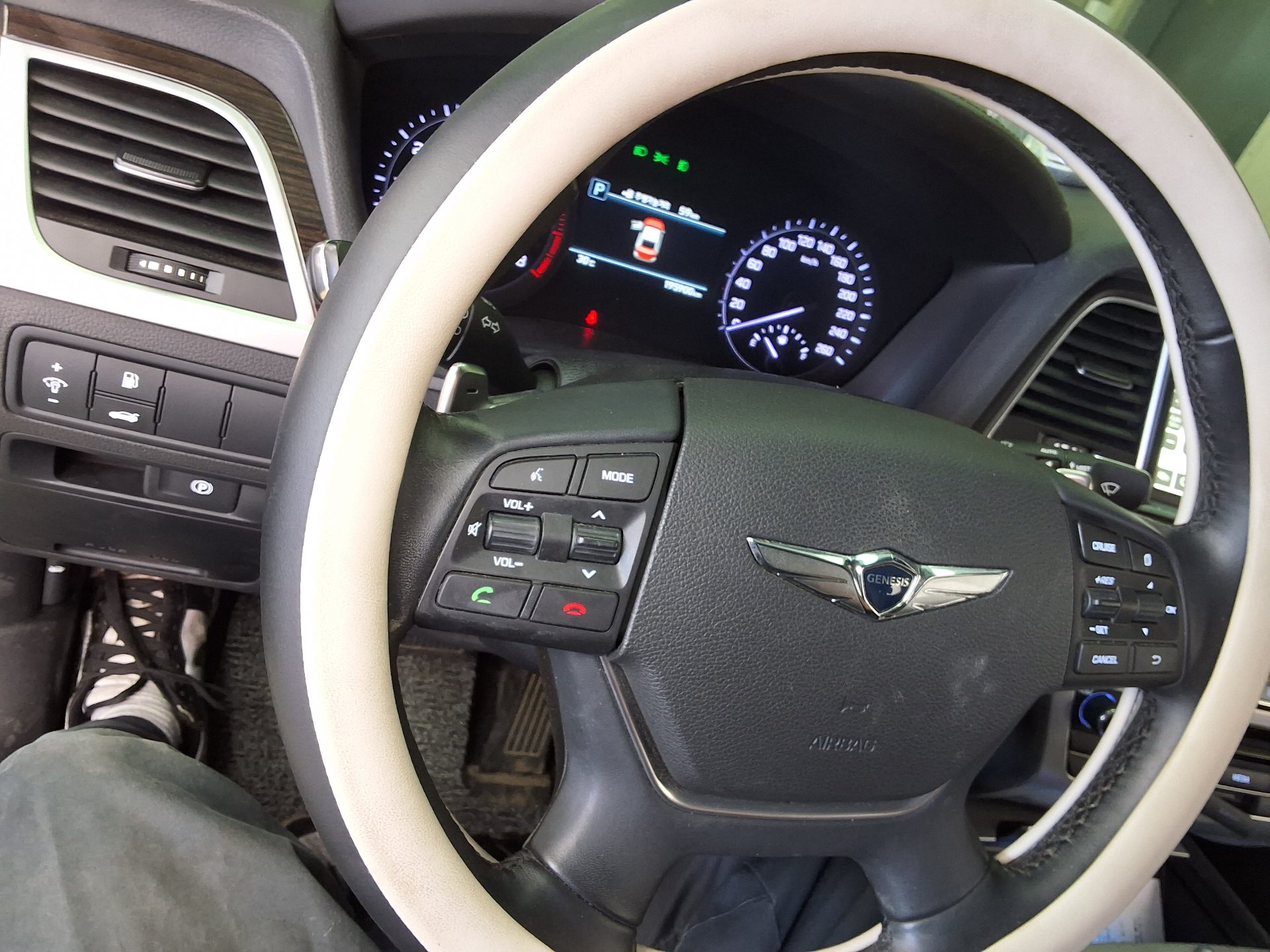 2017 - genesis g80