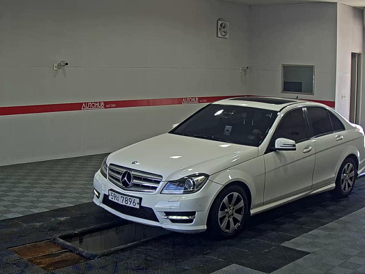 MERCEDES-BENZ C-CLASS (3RD GEN) C220 CDI