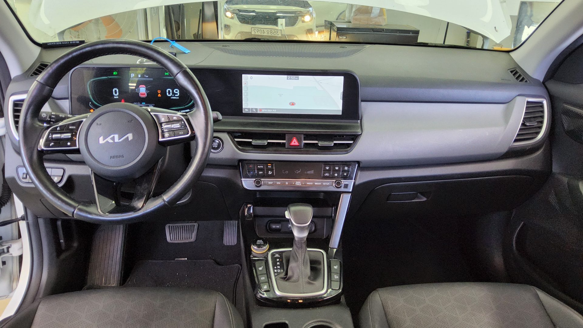 2023 - kia seltos