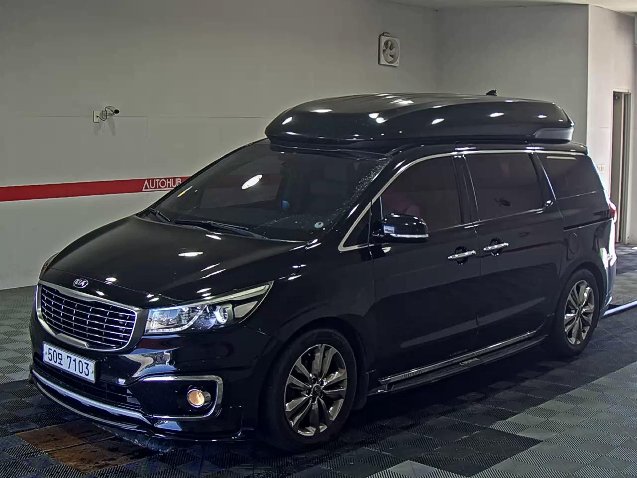 KIA CARNIVAL -LIMOUSINE