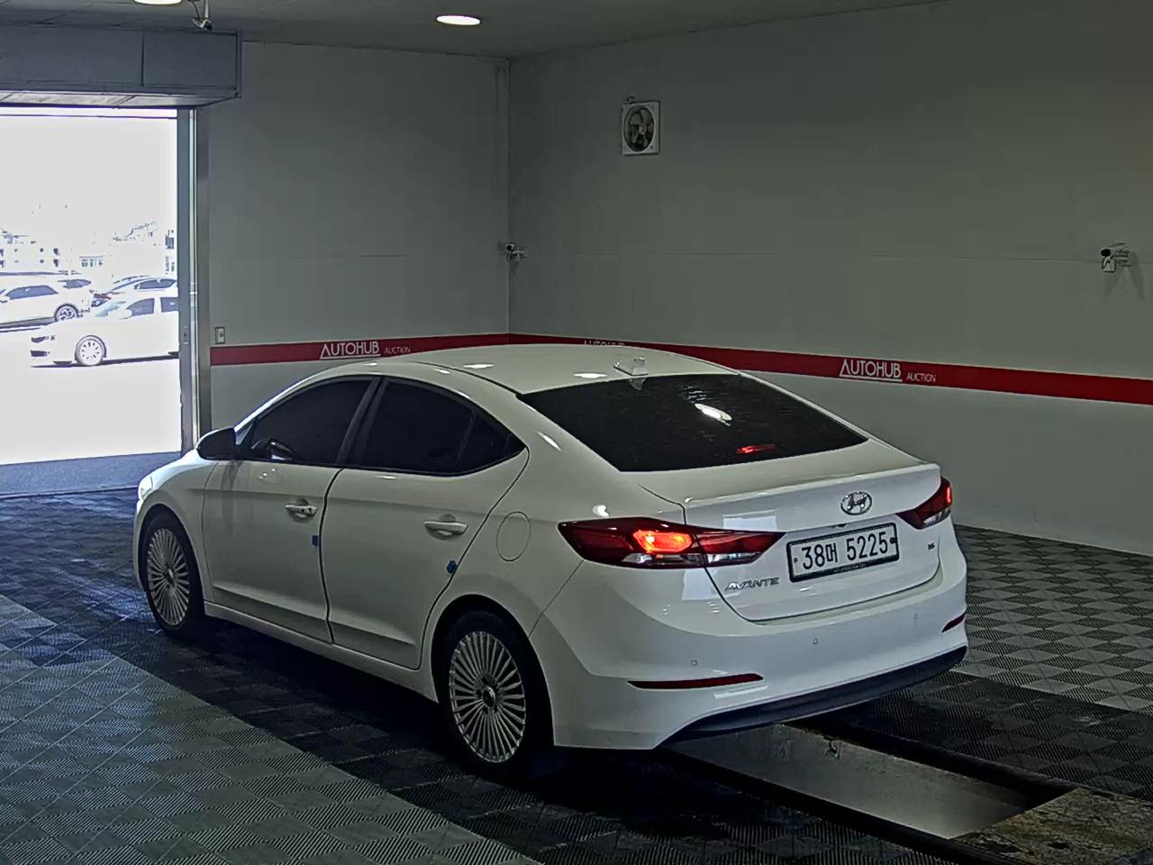 2018 - hyundai avante