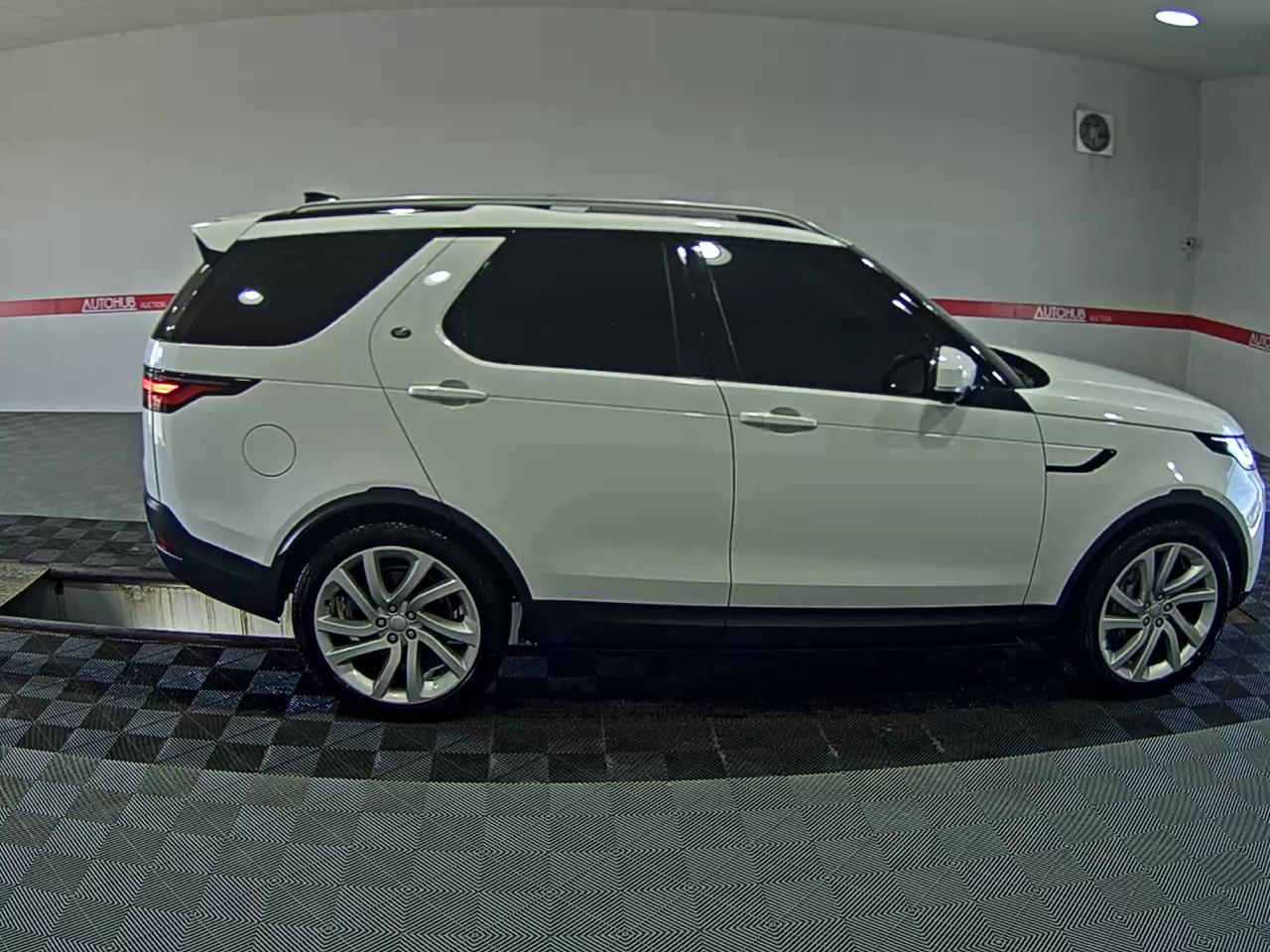 2022 - land rover discovery