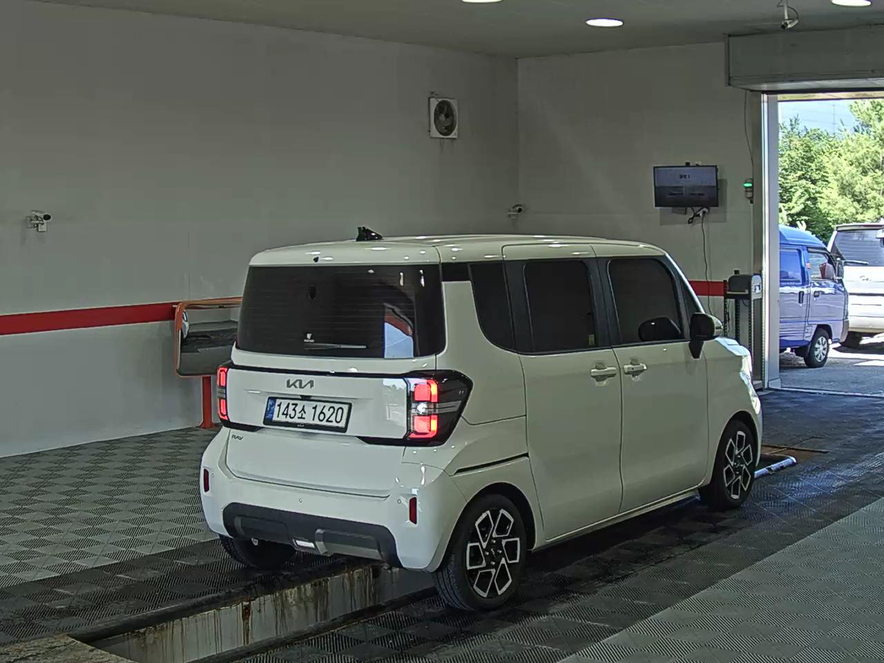 2023 - kia ray