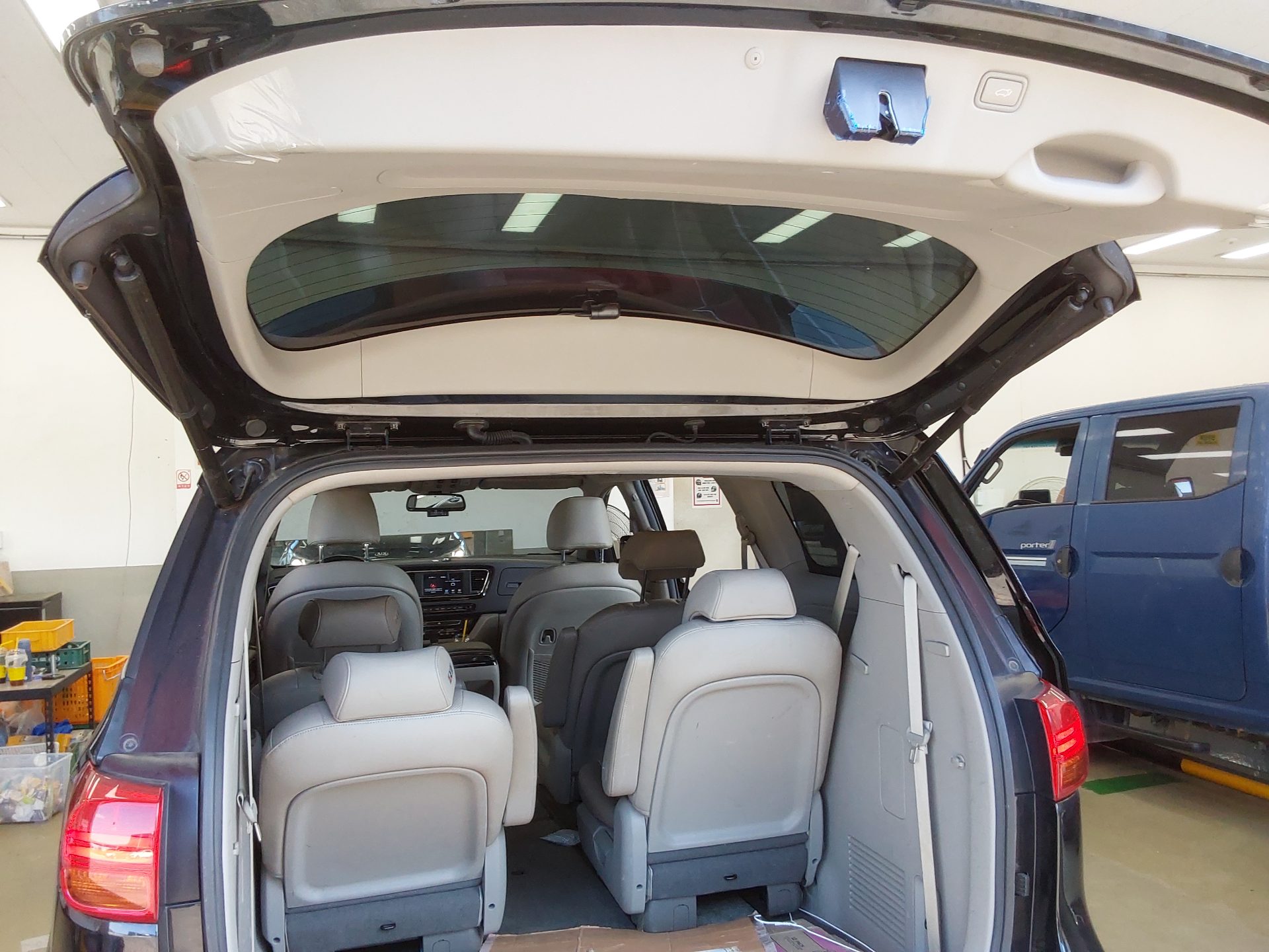 2018 - kia carnival