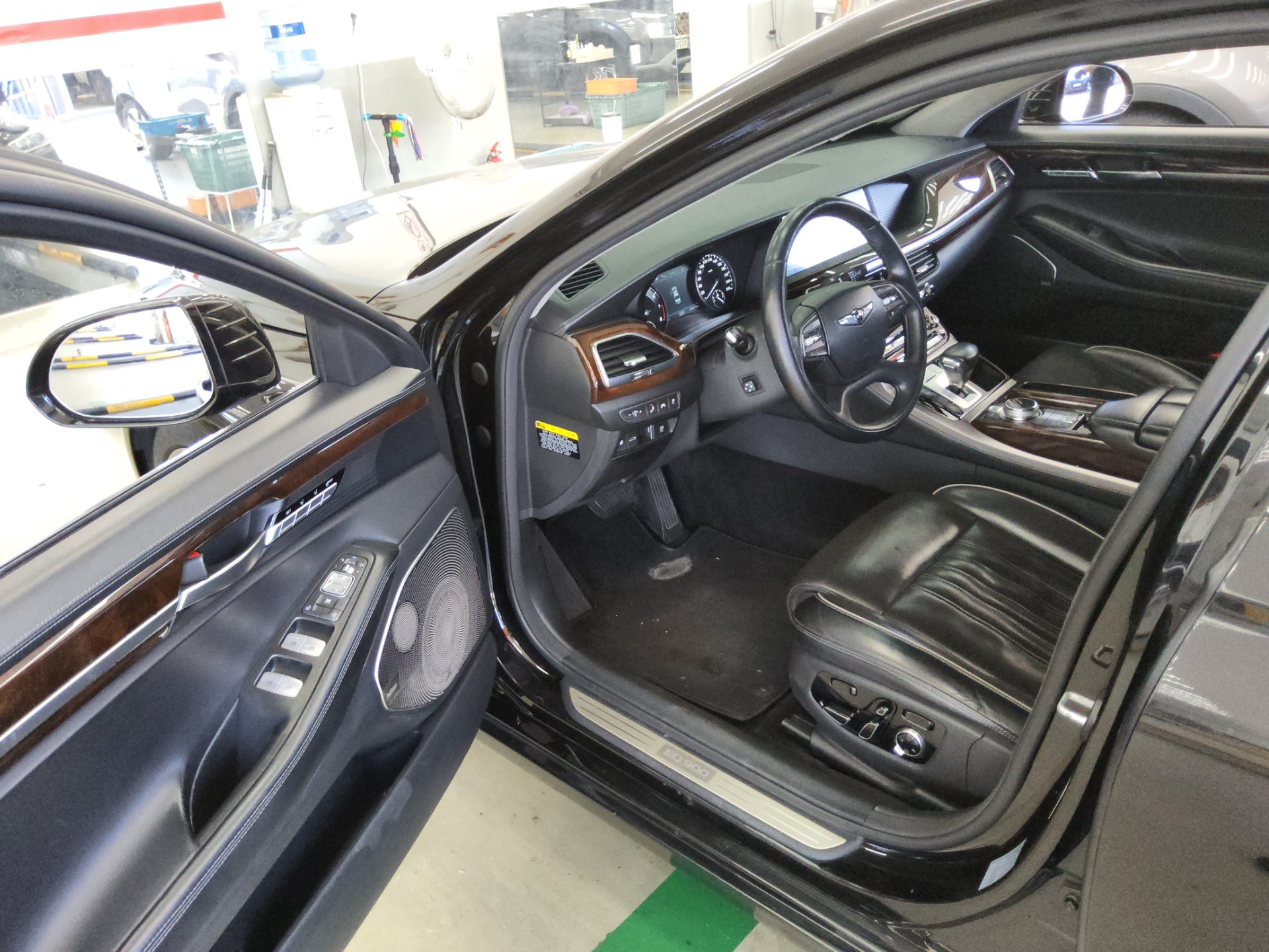 2018 - genesis eq900