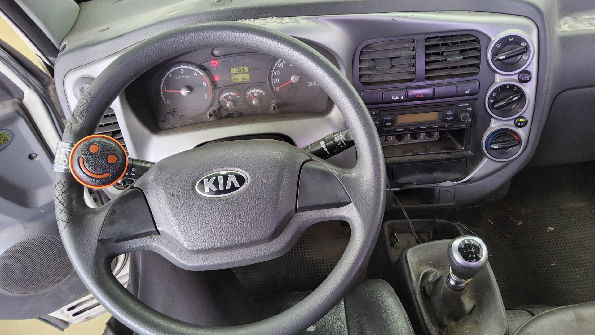 2013 - kia bongo
