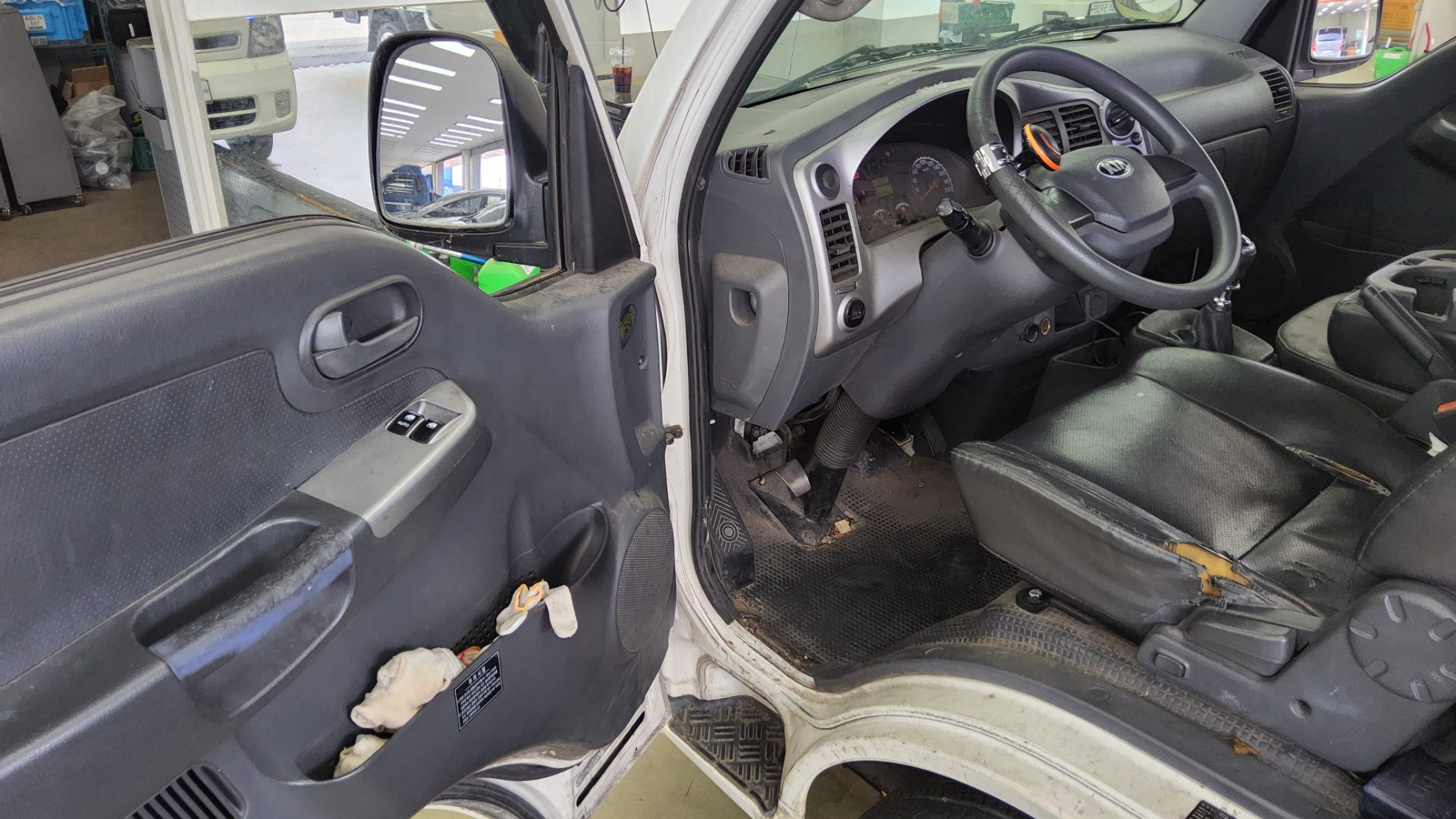 2013 - kia bongo