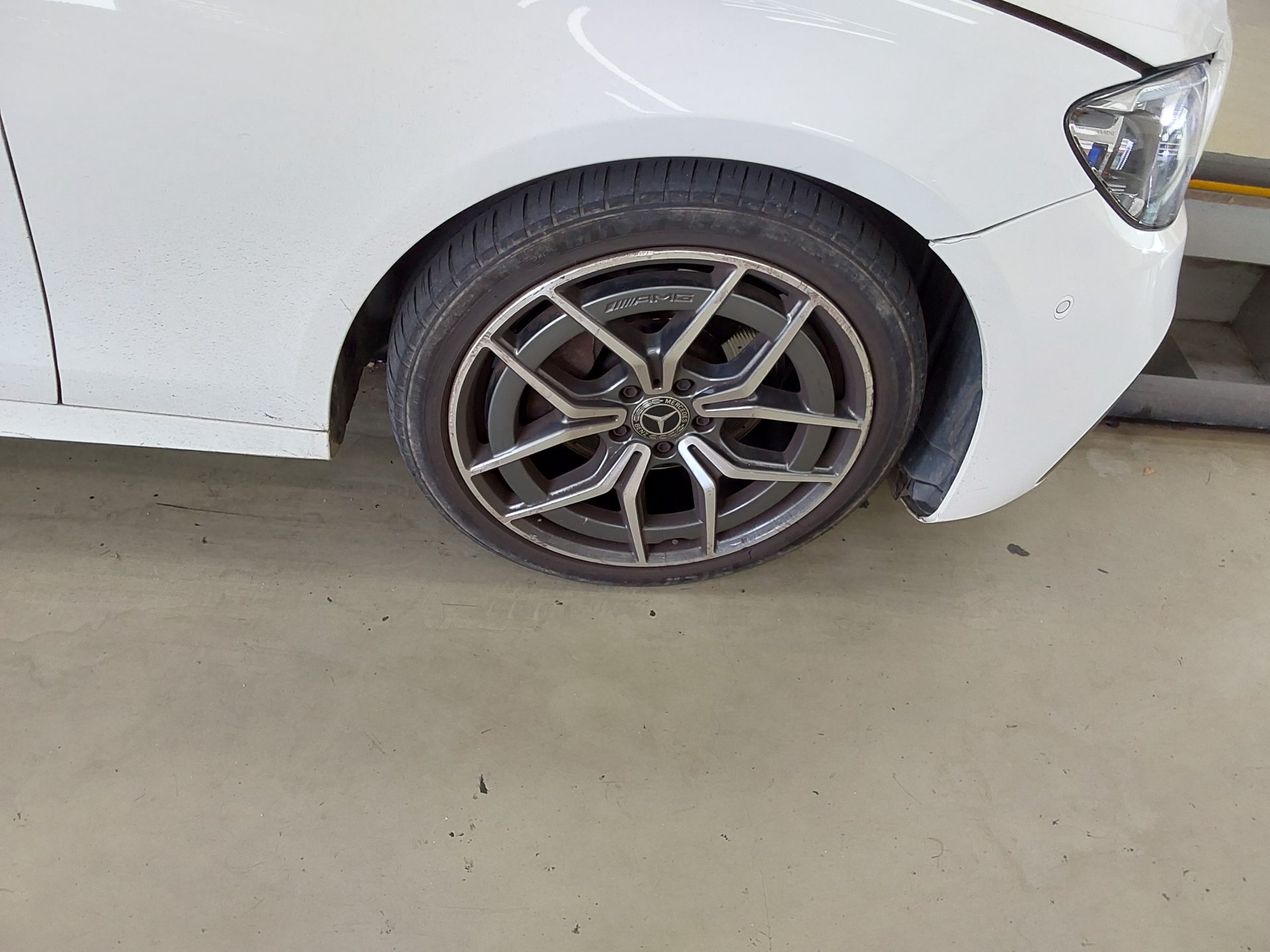 مرسيدس بنز E Class (5Th Gen) E220D فورماتيك AMG Line 2021 E220d 4MATIC LINE