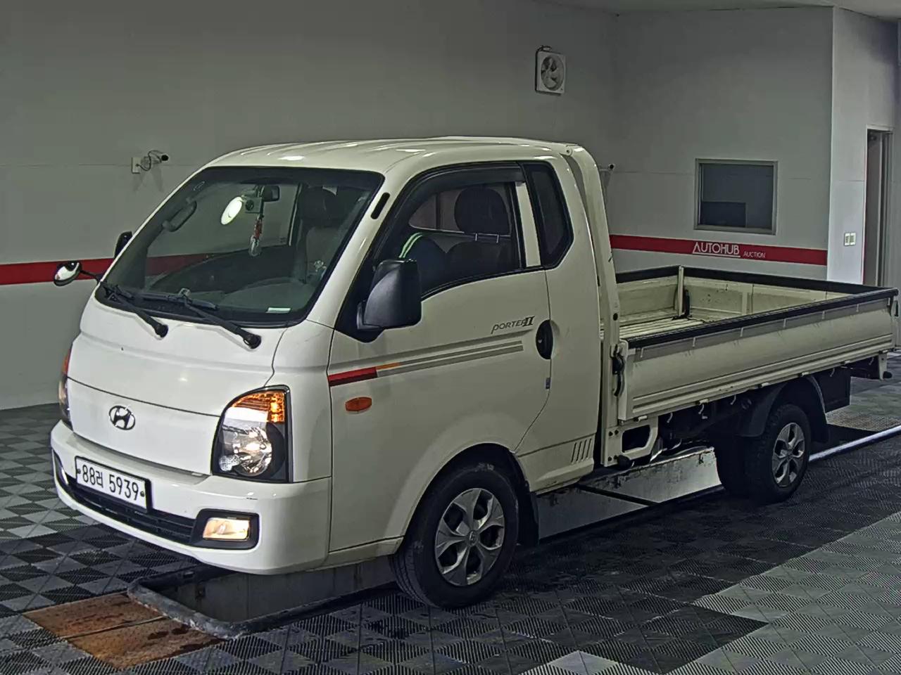 HYUNDAI PORTER II SUPER CAB EXTRA WHEELBASE