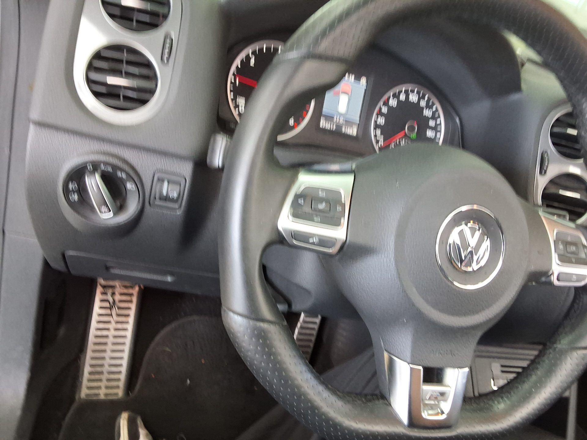 2013 - volkswagen tiguan