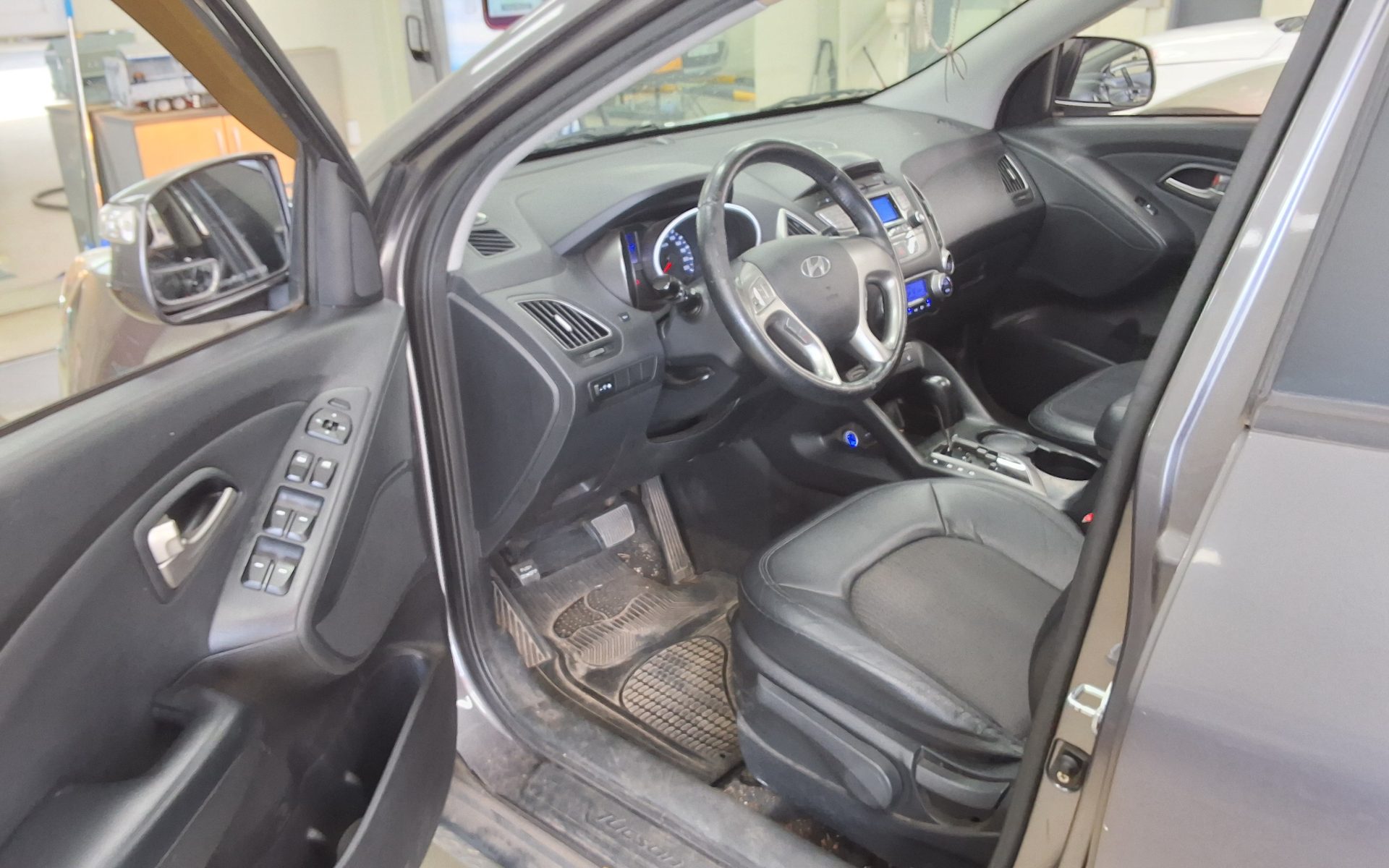 2010 - hyundai tucson