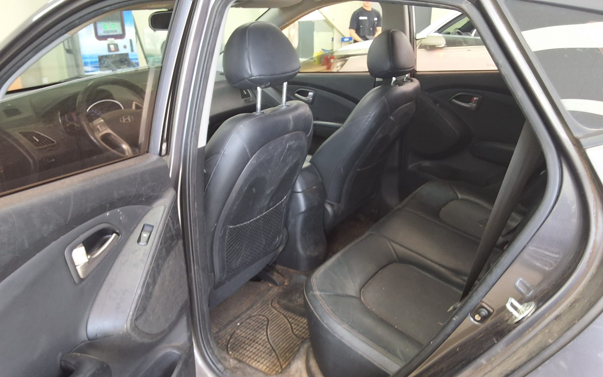 2010 - hyundai tucson