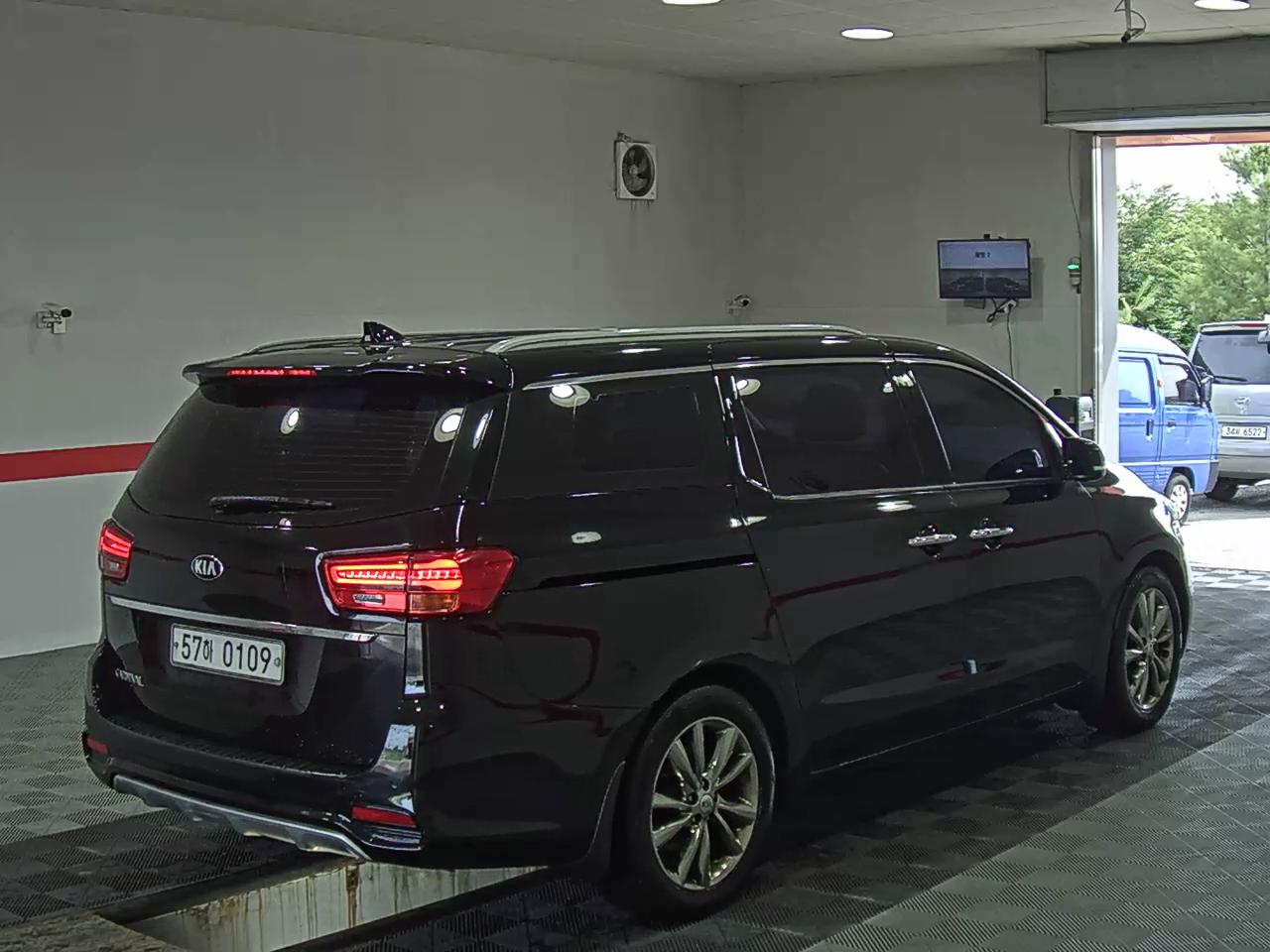 2019 - kia carnival