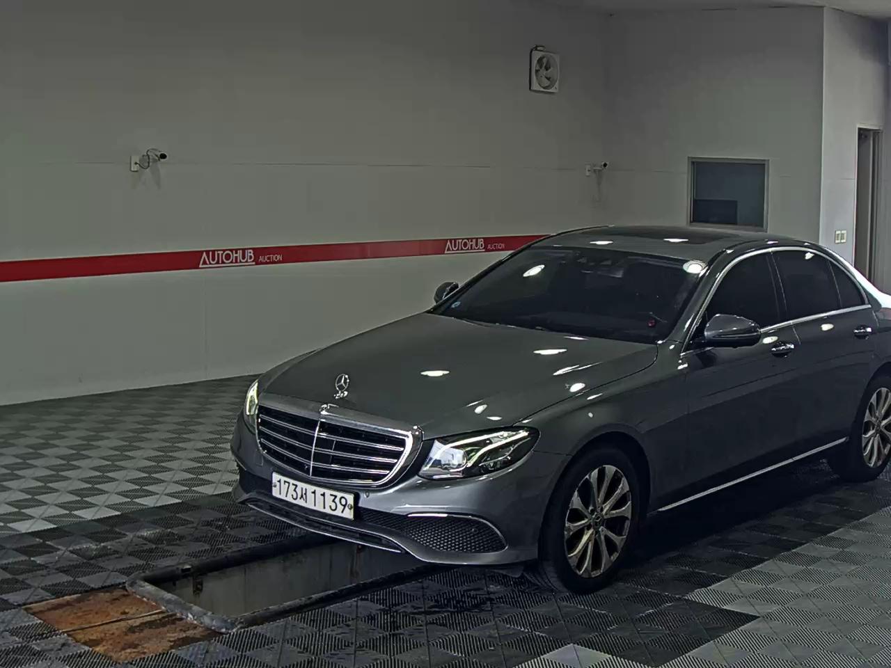 MERCEDES-BENZ CLASS (5TH GEN) E300