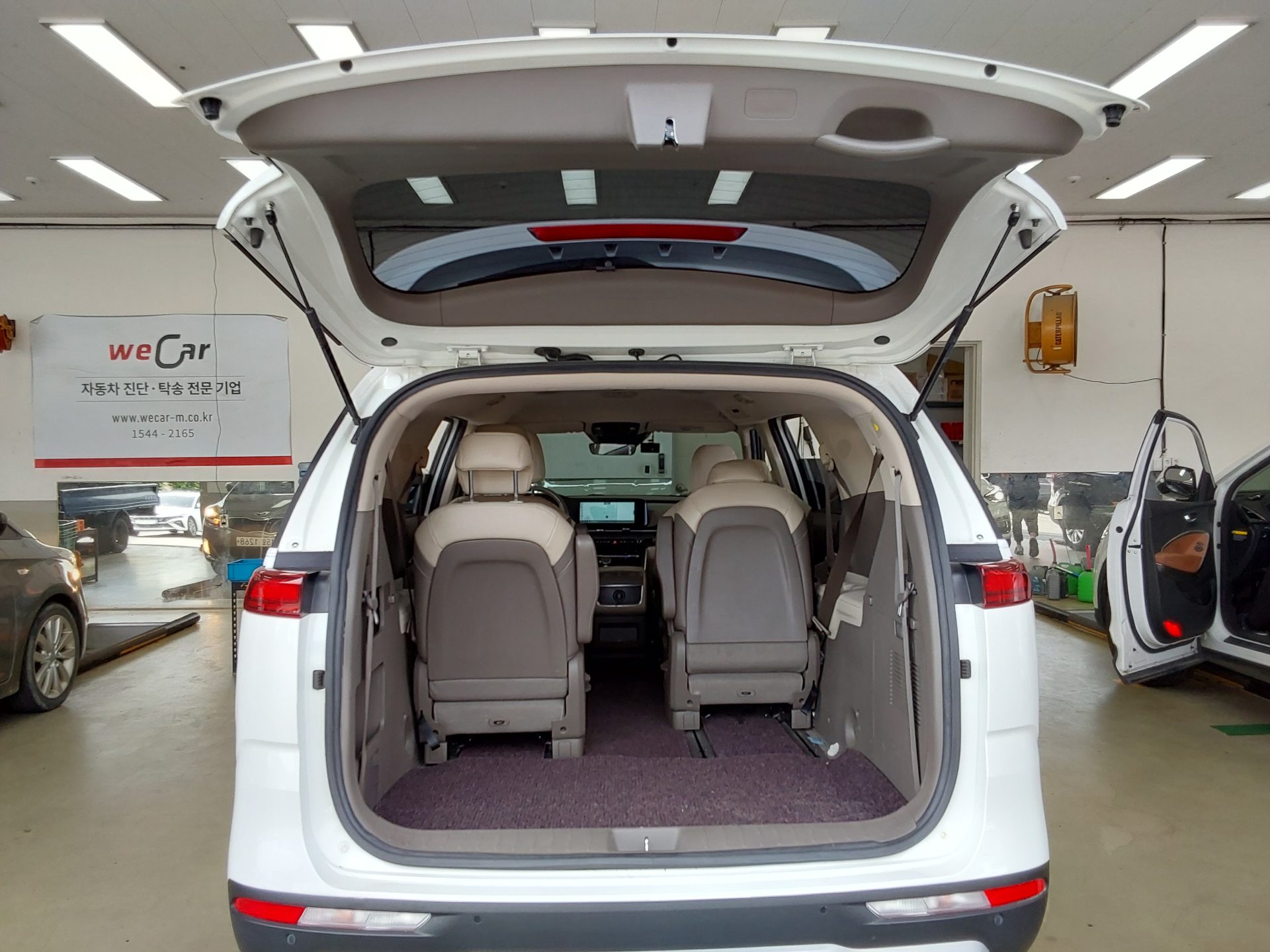 2023 - kia carnival