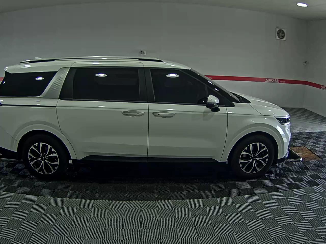 2023 - kia carnival