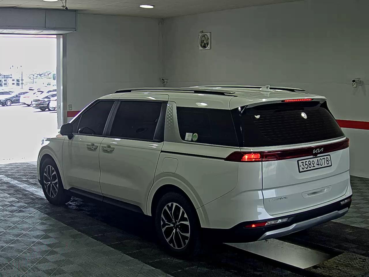 2023 - kia carnival