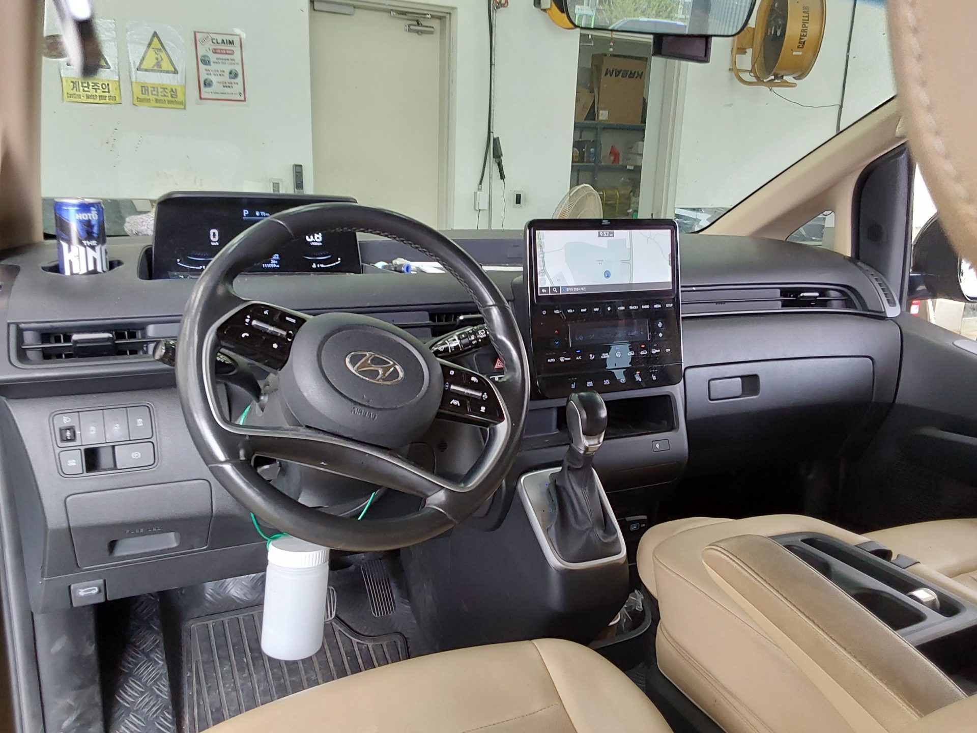 2022 - hyundai staria