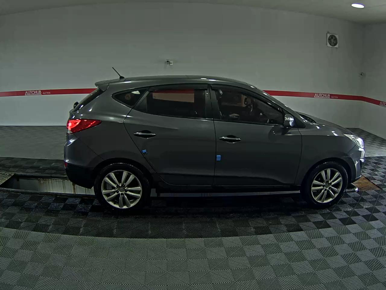2010 - hyundai tucson